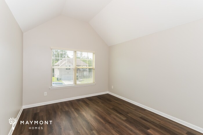 Building Photo - 2750 Huntcliffe Dr