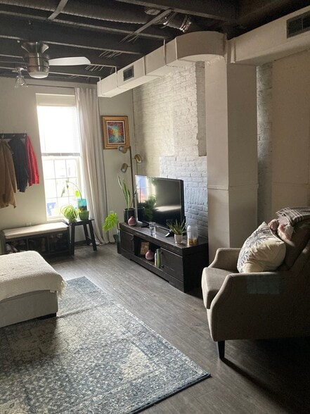 Building Photo - 1602 Latrobe St