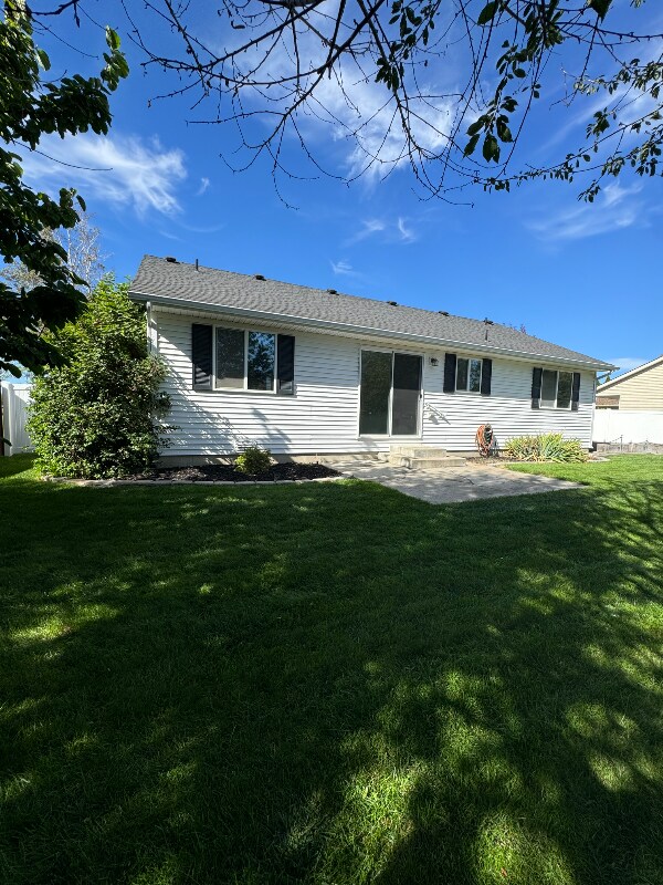 Building Photo - 2598 W Broadmoore Dr