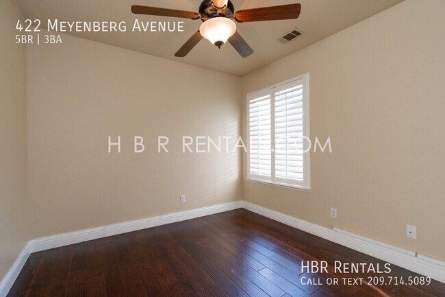 Building Photo - 422 Meyenberg Ave