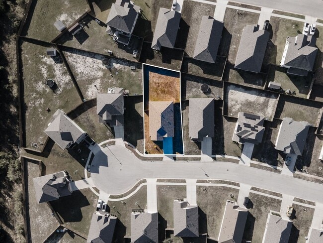 Building Photo - Beautiful 4bed/2 bath