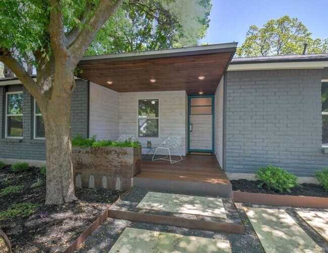 Building Photo - 6605 Clubway Ln