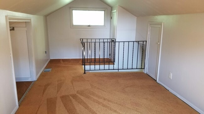 Loft - 1301 Grace Ave