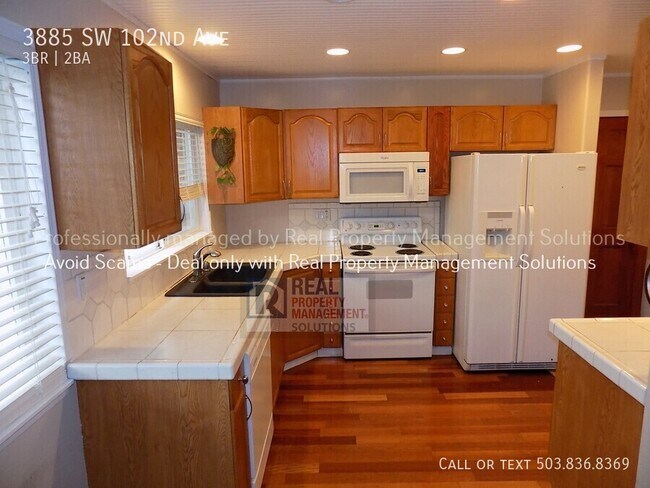 Building Photo - 3885 SW 102nd Ave