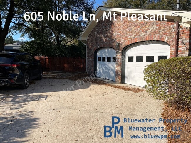 Building Photo - 605 Noble Ln
