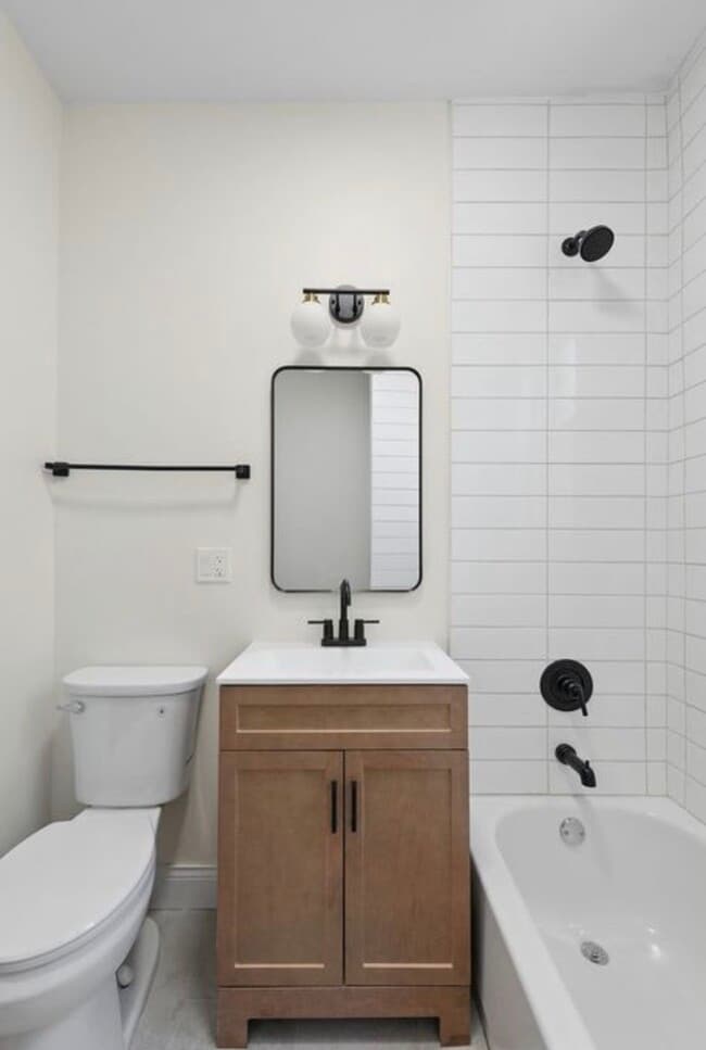 Building Photo - 1340 W Hollywood Ave