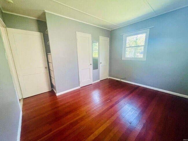 Building Photo - 416 S Eastside Dr