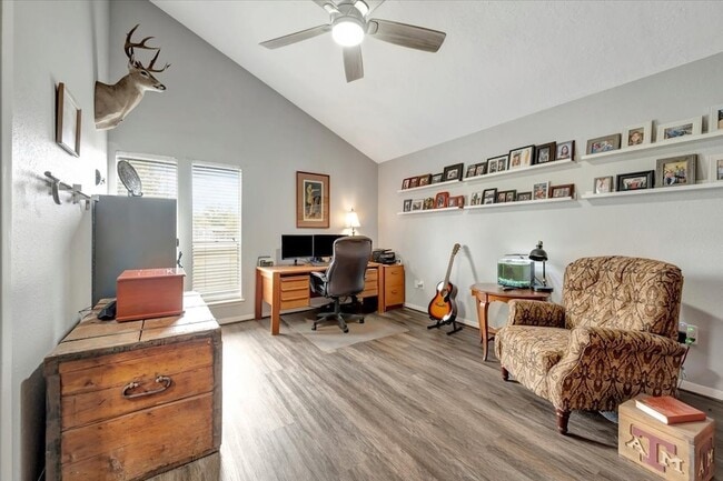 Building Photo - 2610 Loganberry Cir