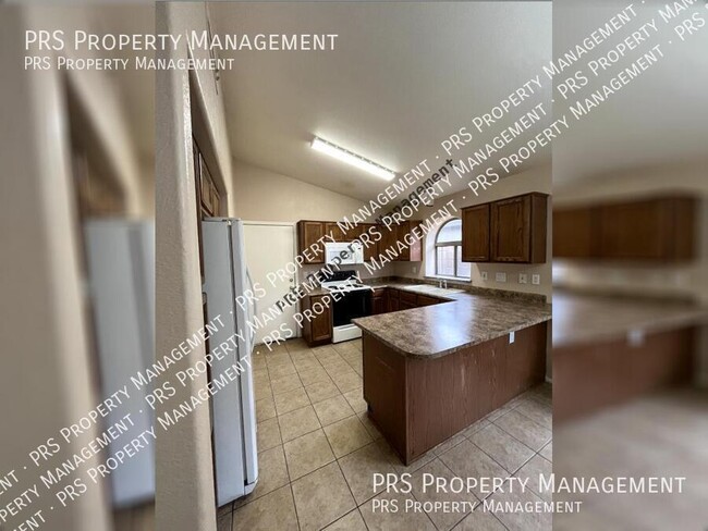 Building Photo - Three Bedroom in Maricopa