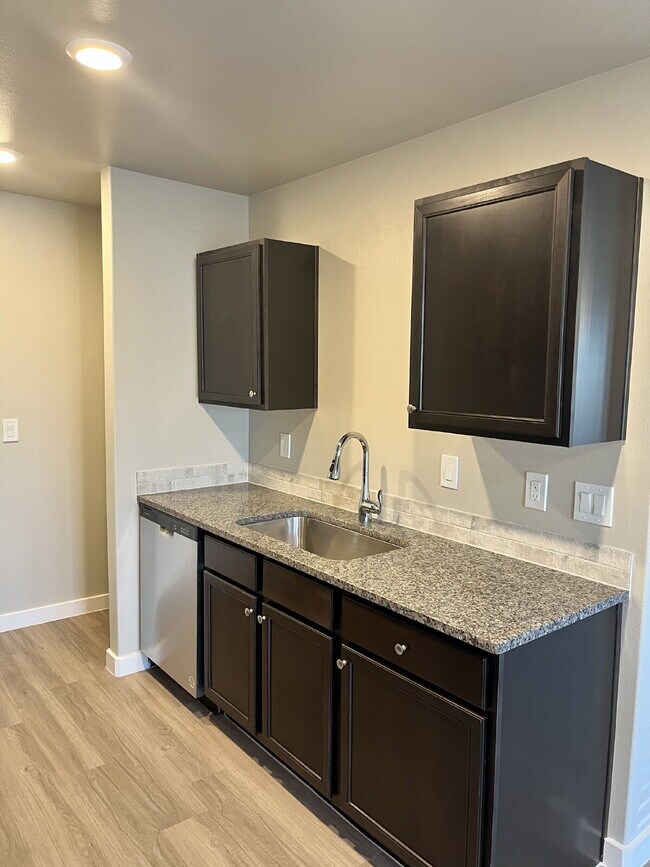 Building Photo - 3 Bedroom Home in Cooper