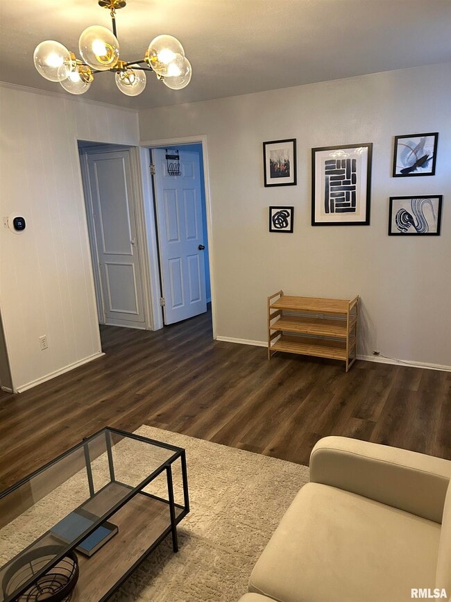 Building Photo - 5106 N Glen Elm Dr