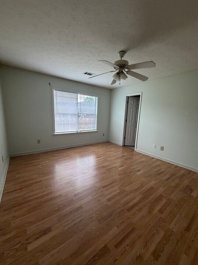 Building Photo - Harmon Estates Available Now!