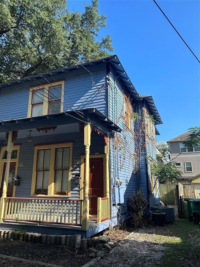 Building Photo - 2115 State St