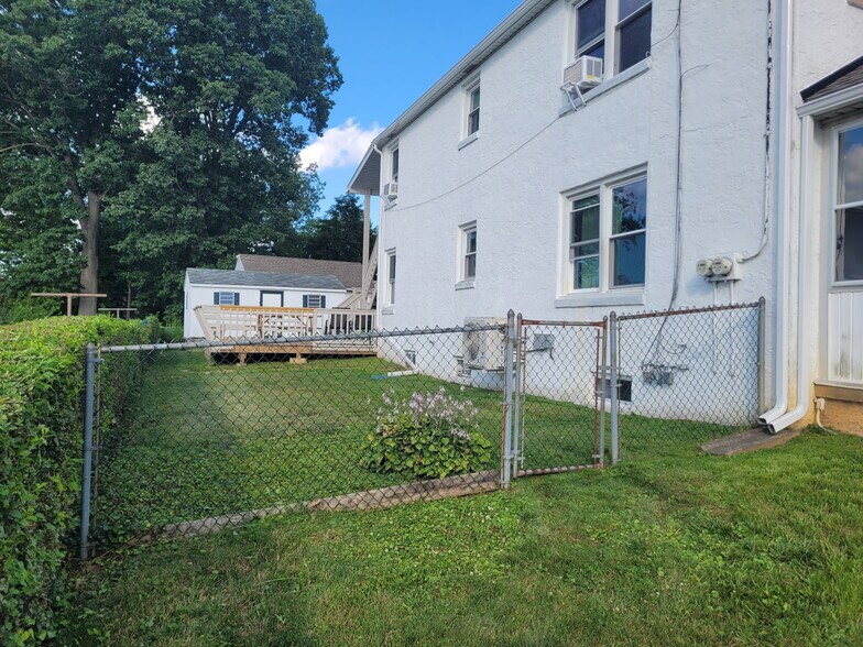 Side Yard - 115 Whelen Ave