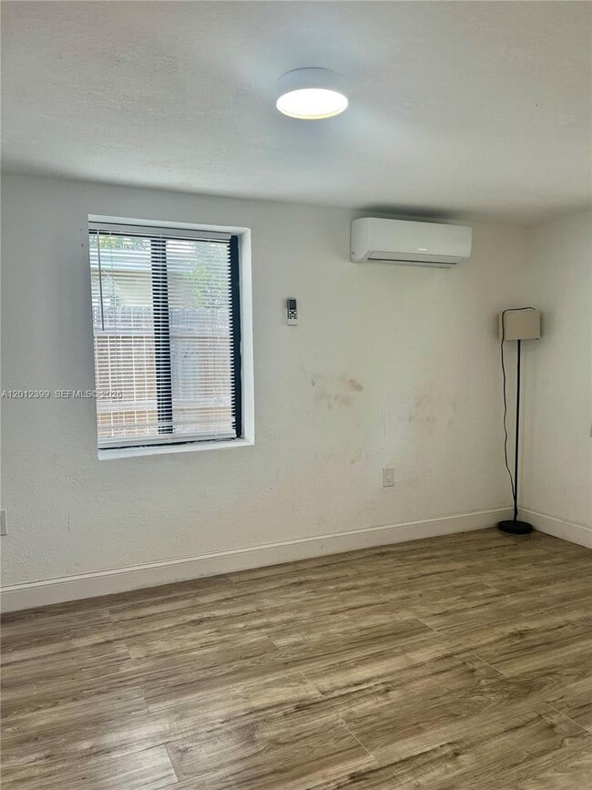 Building Photo - 12040 N Miami Ave