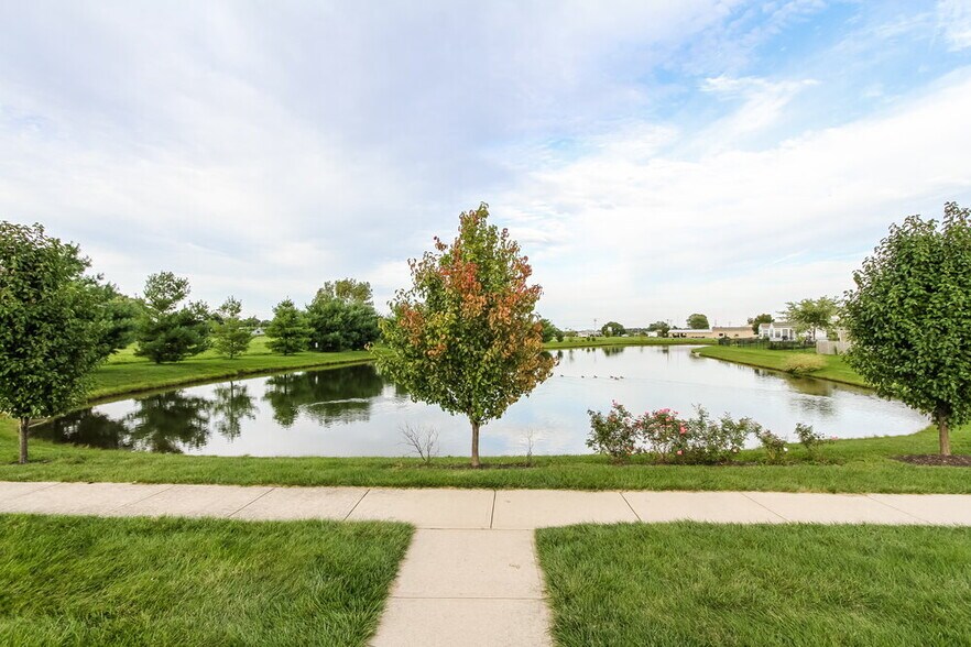 Building Photo - 209 Bent Stream Ln