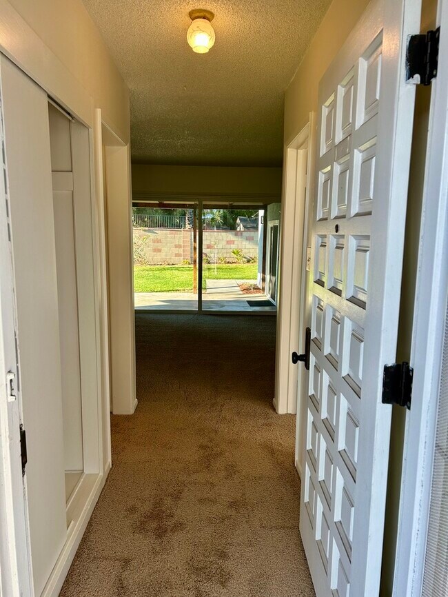 Building Photo - GREAT 3BD HOUSE WITH INCREDIBLE OUTDOOR SPACE!