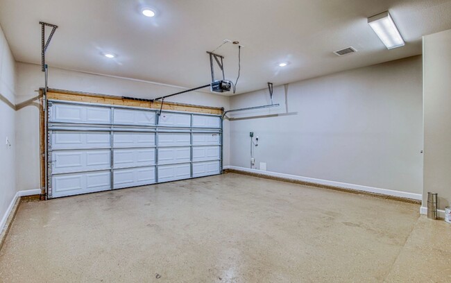Building Photo - Eastside Beautiful 3 bed/2 baths for RENT