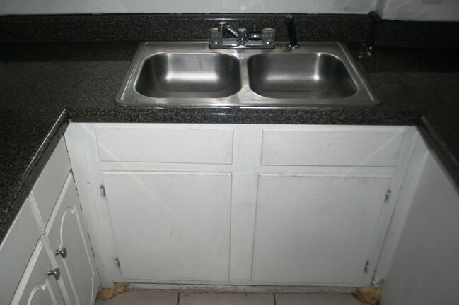 Interior Photo - 3073 Sharpe Ave