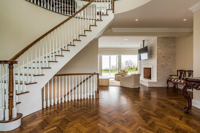 Building Photo - 21 Beech St