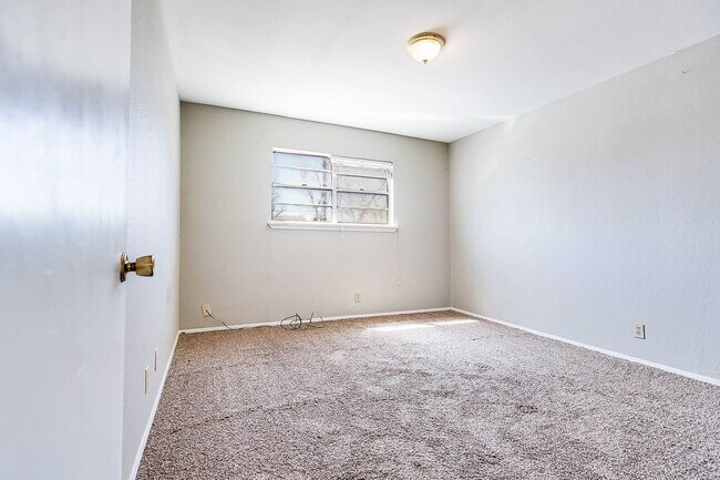 Building Photo - 1429 Austin St