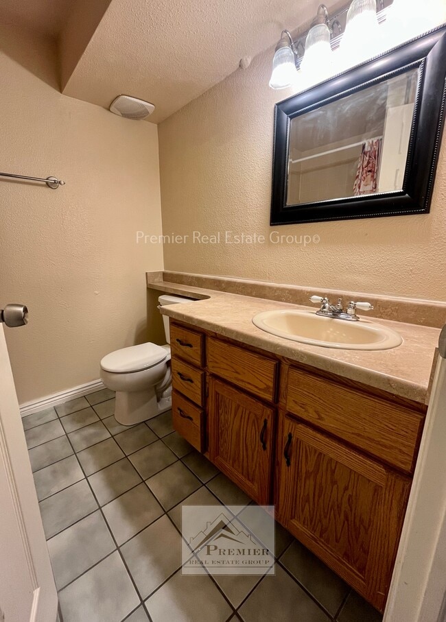 Building Photo - 75 Rising Sun Terrace