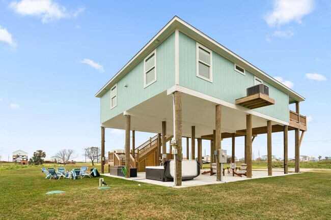 Building Photo - 1062 Cedar Ln