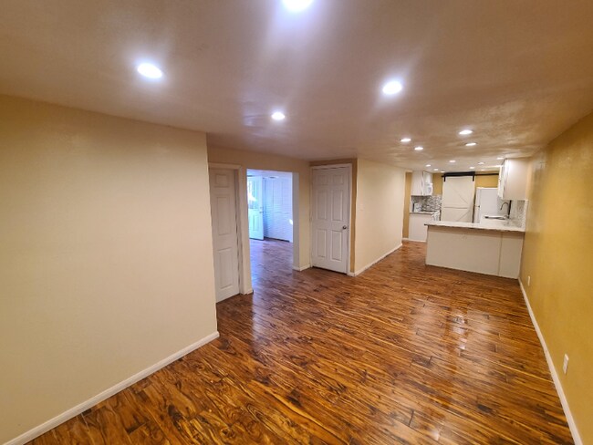 Building Photo - 333 E 300 N