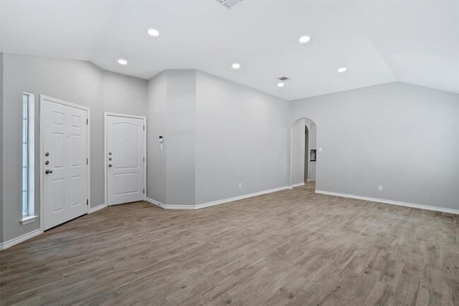 Building Photo - 1083 Zeus Cir