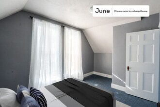 Building Photo - Room in Shared 4 bed/1.5 bath home