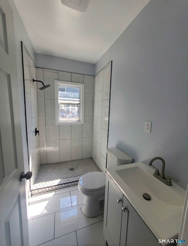 Building Photo - 100 Horace St