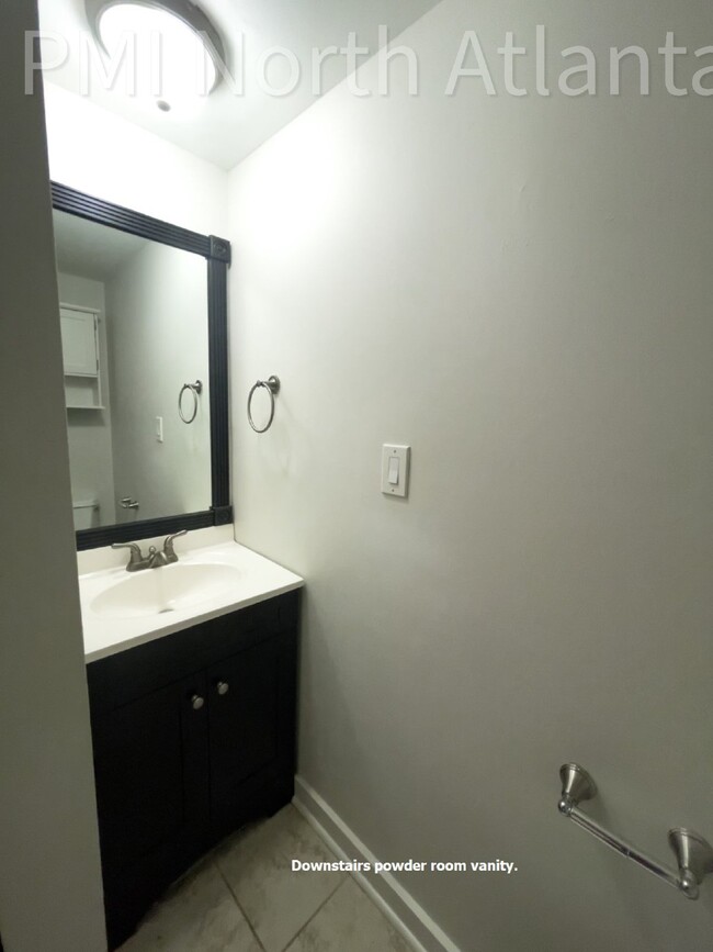 Building Photo - Pet Friendly End Unit!