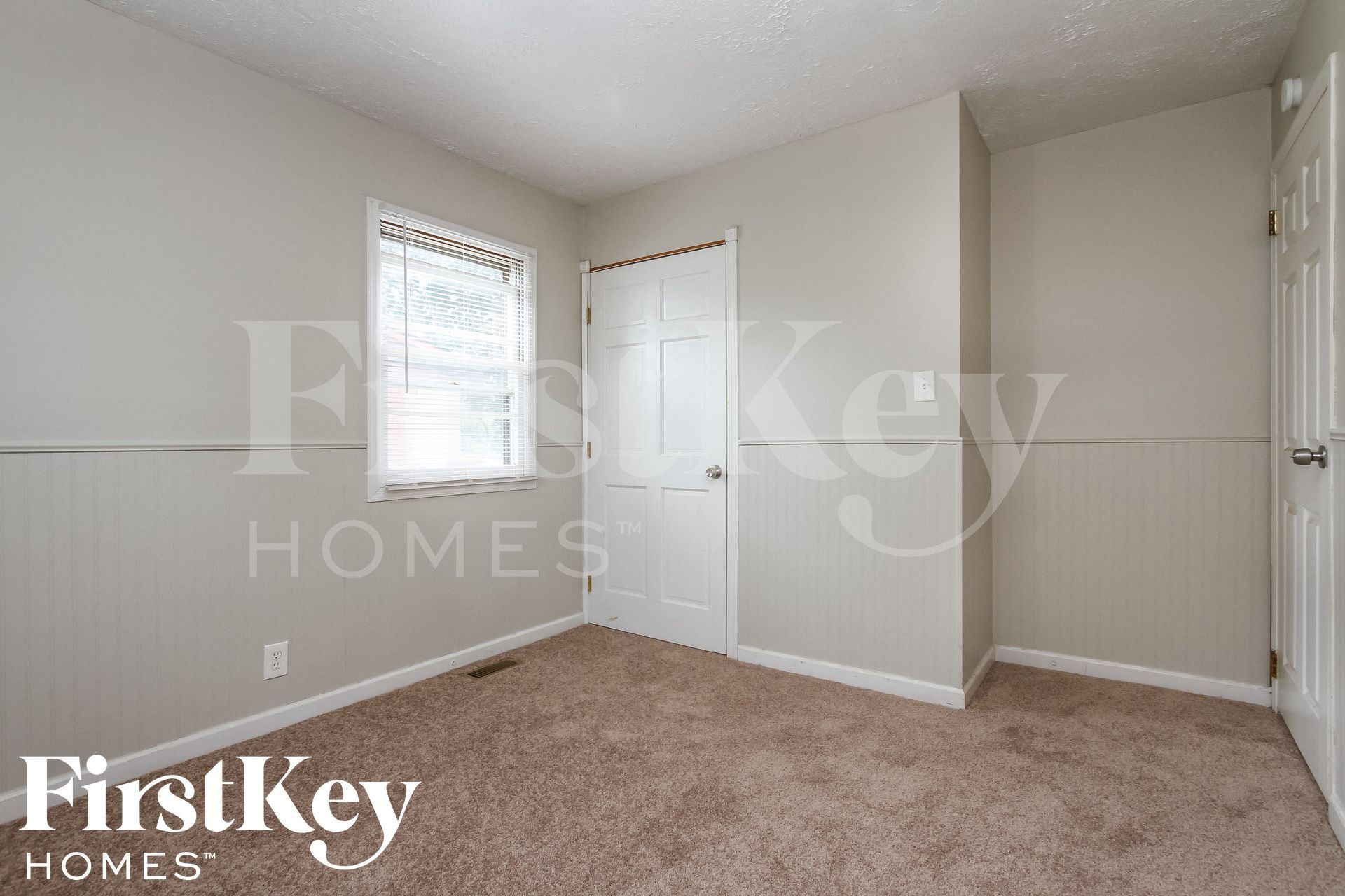 Building Photo - 1907 E Martin St