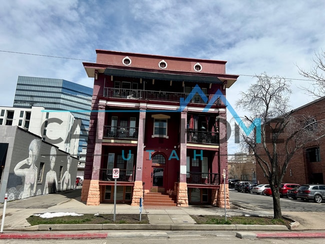 Building Photo - 251 E Broadway