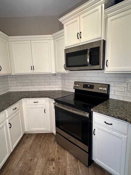 Building Photo - 1124 Eagles View Dr