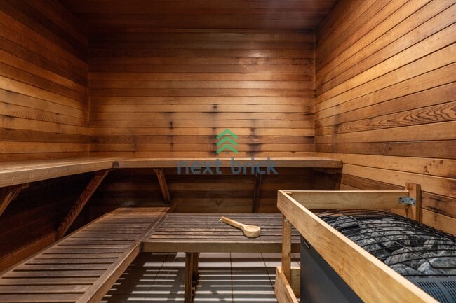 Building Photo - 2 BED & 1.75 BATH FOR RENT