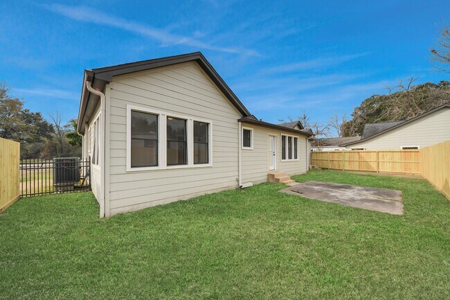 Building Photo - 1507 Brooks Ave