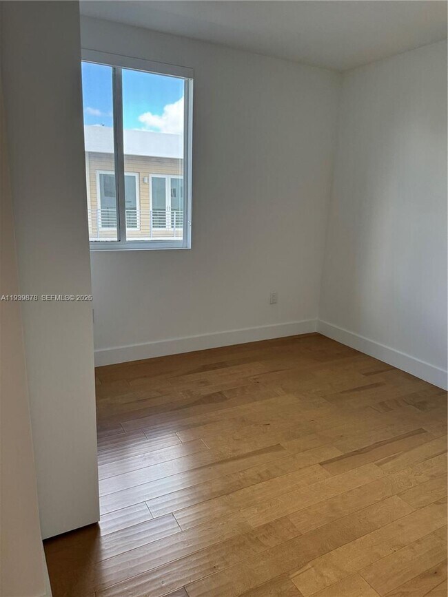 Building Photo - 7547 NW 98th Ave