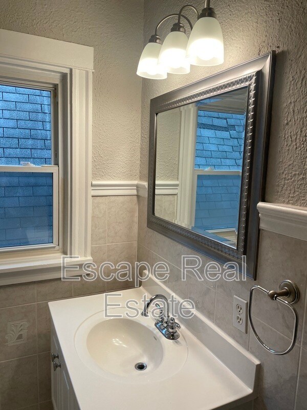 Building Photo - 4228 Osceola St