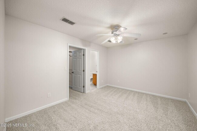 Building Photo - 6218 Hunters Ln
