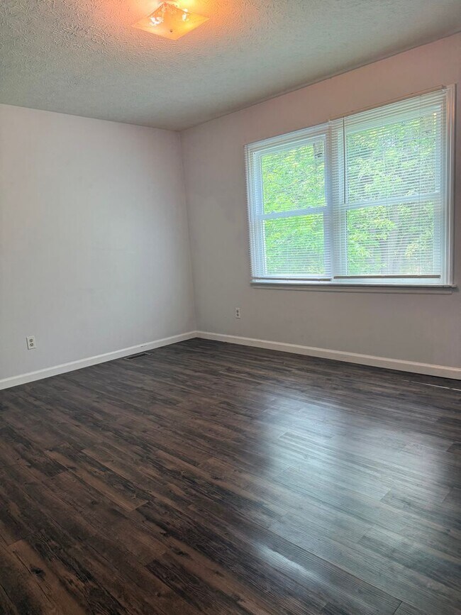 Building Photo - Charming Two-Story Retreat: Your Home Awai...