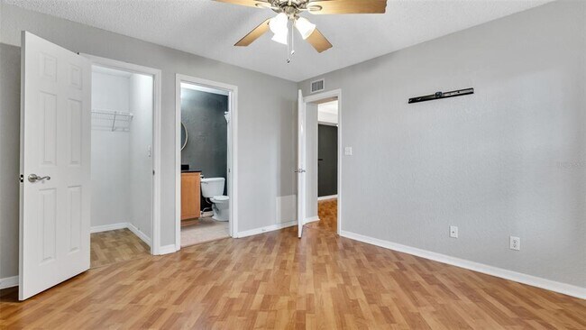 Building Photo - 3275 Haviland Ct