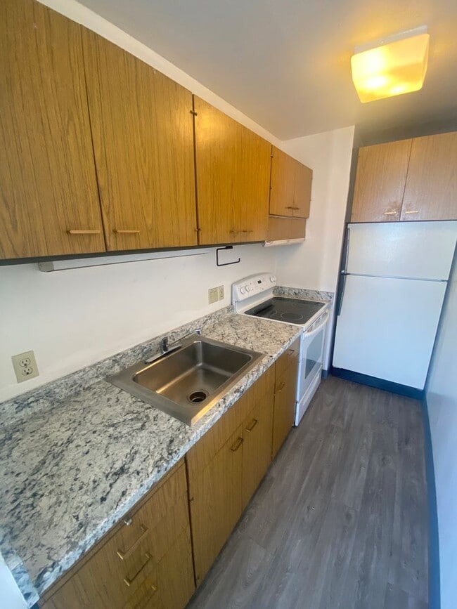 Building Photo - Artisan Towers Apartment for rent - 7th floor - Updated