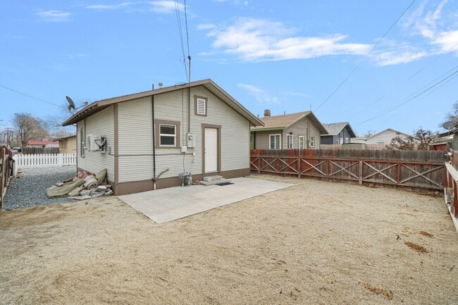 Building Photo - Cute one bedroom house in Fallon $1200 a month