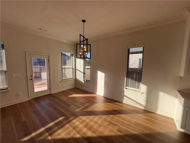 Building Photo - 3004 S 14th St