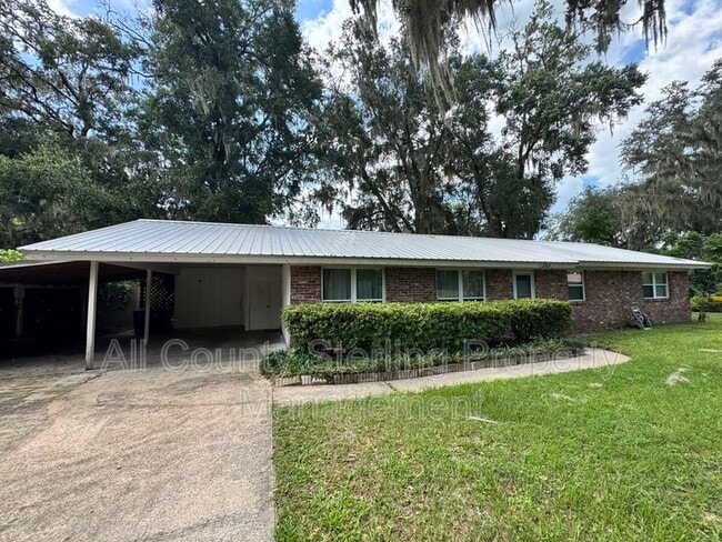 Building Photo - 353 SE Olustee Ave