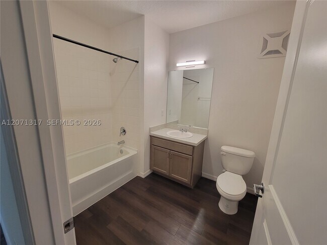 Building Photo - 8247 Tanager Sq
