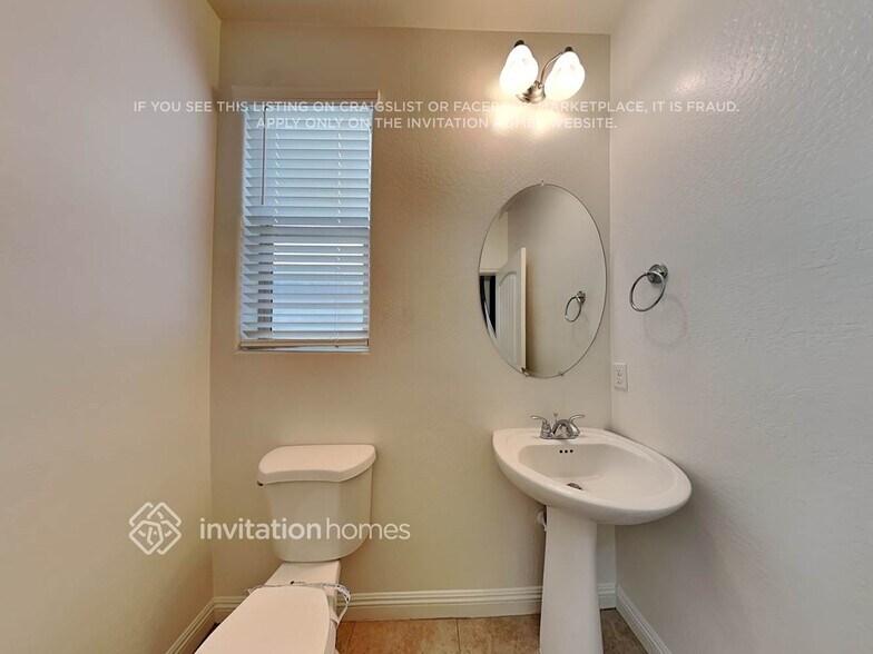 Building Photo - 3293 E Sheffield Rd