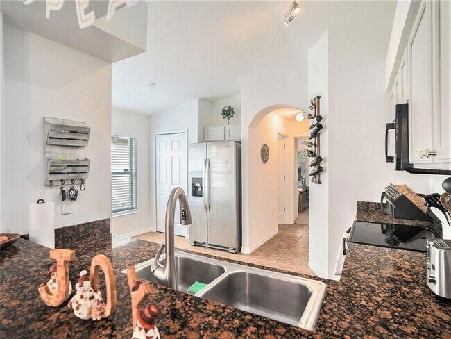 Building Photo - 7833 Carriage Pointe Dr