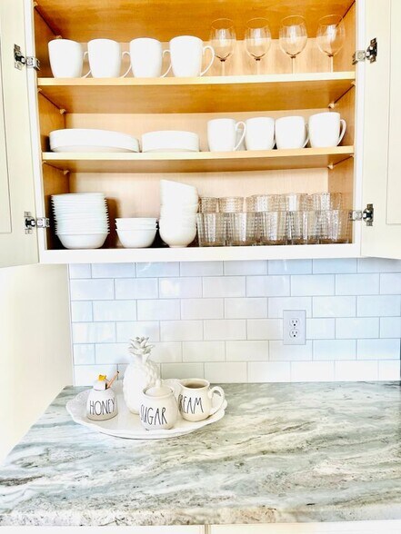 Building Photo - 257 Manor Rd